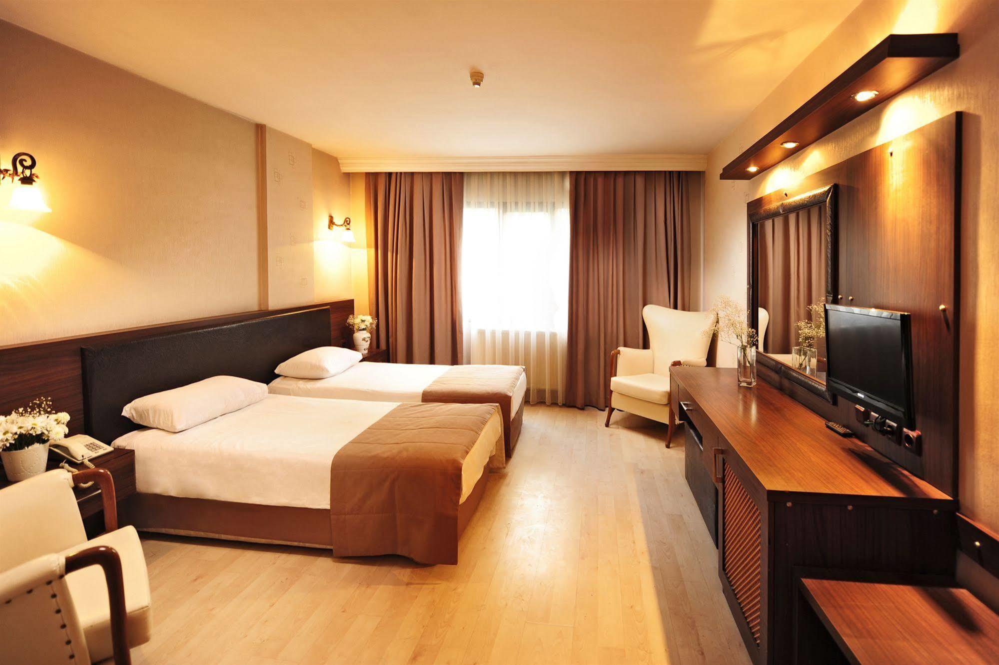 Uestuen Hotel Alsancak İzmir Exteriér fotografie